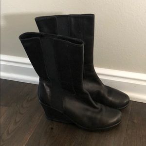 Great condition, easy black boot